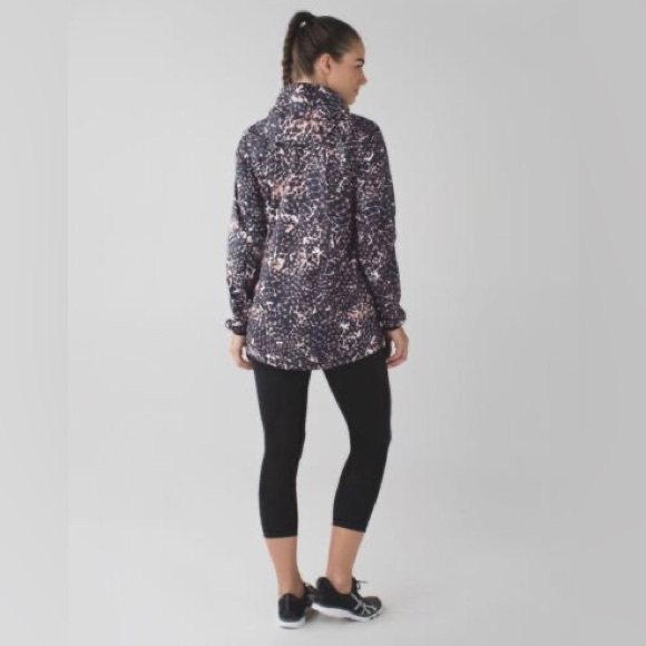 Lululemon Miss Misty Jacket II in Star Crushed Multi Size 4 NWOT - Picture 4 of 9